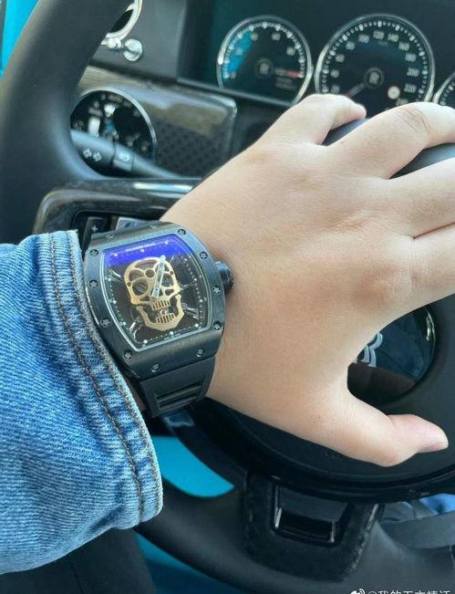 劳斯莱斯吃瓜群众围观,吃瓜群众围观豪车盛宴