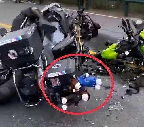 北美吃瓜撞车视频